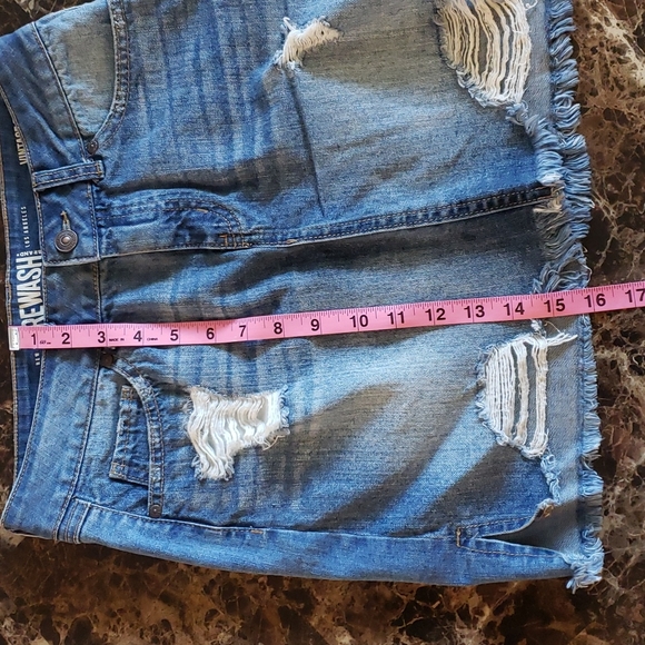 Jeans skirt size 0. - Picture 7 of 10